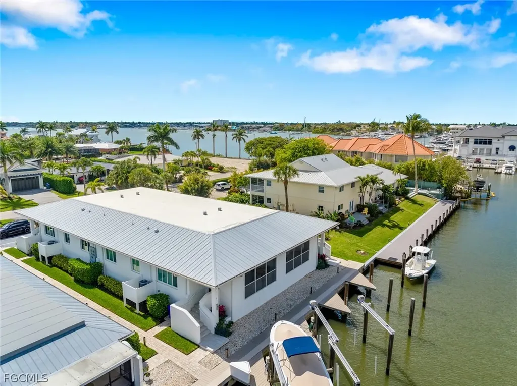 1395 Curlew Avenue Naples FL 34102