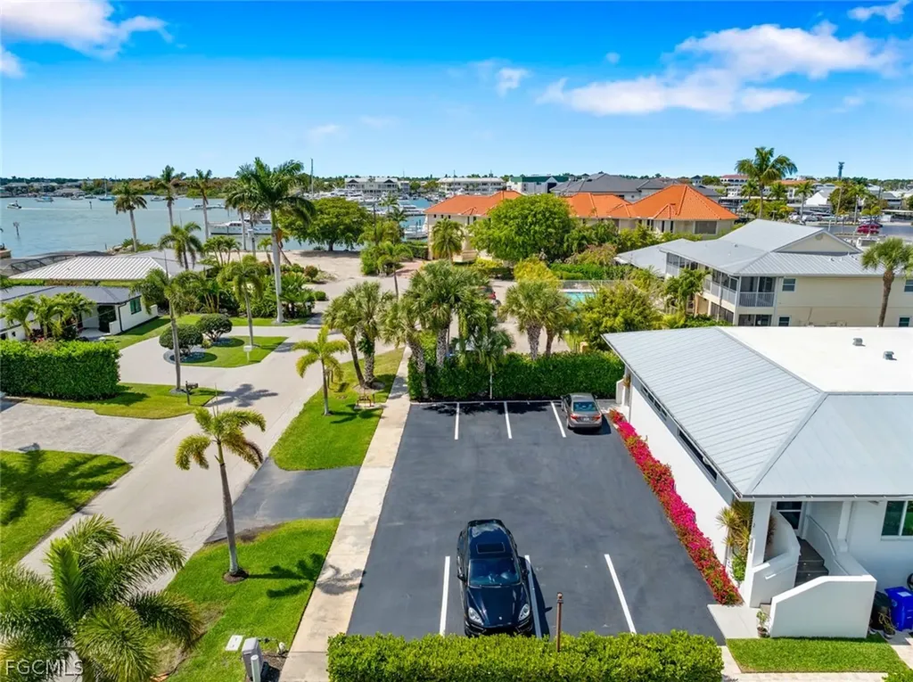 1395 Curlew Avenue Naples FL 34102