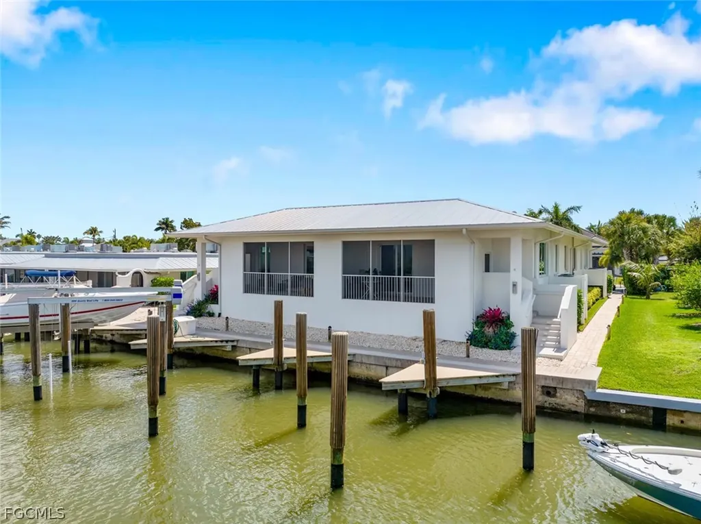 1395 Curlew Avenue Naples FL 34102