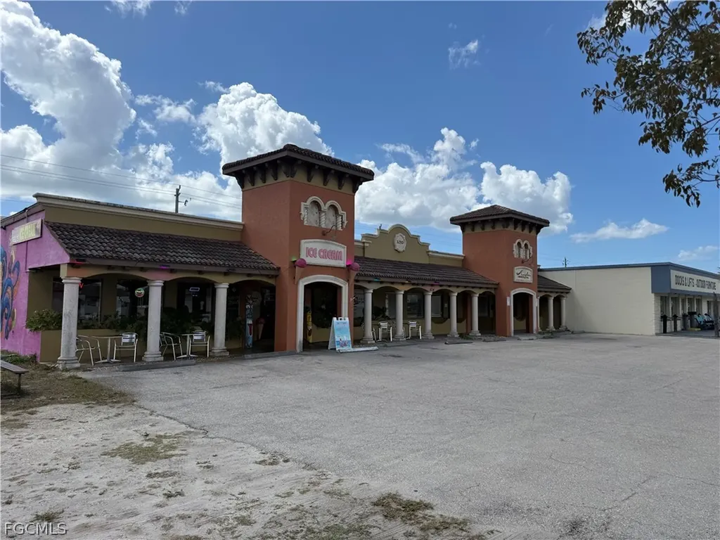 434 SE 47th Terrace Cape Coral FL 33904