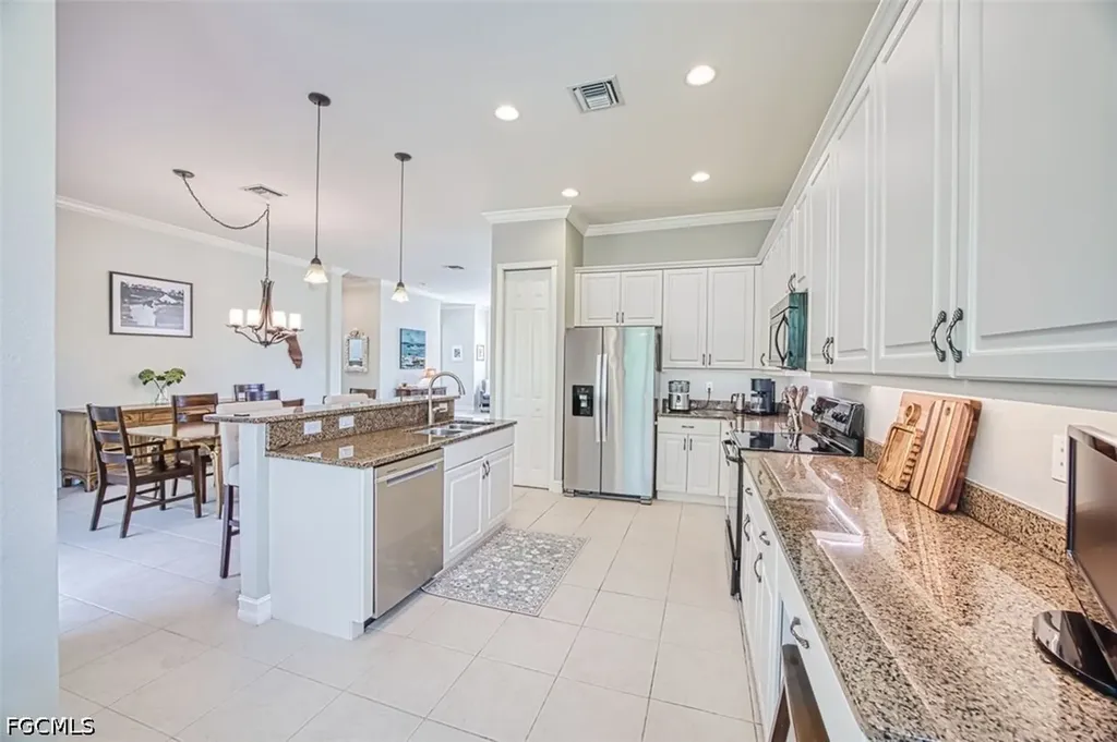 Fort Myers FL, 12145 Lucca Street, Unit 201