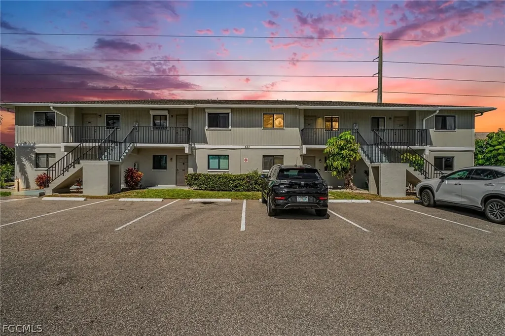 423 Cape Coral Parkway W Cape Coral FL 33914