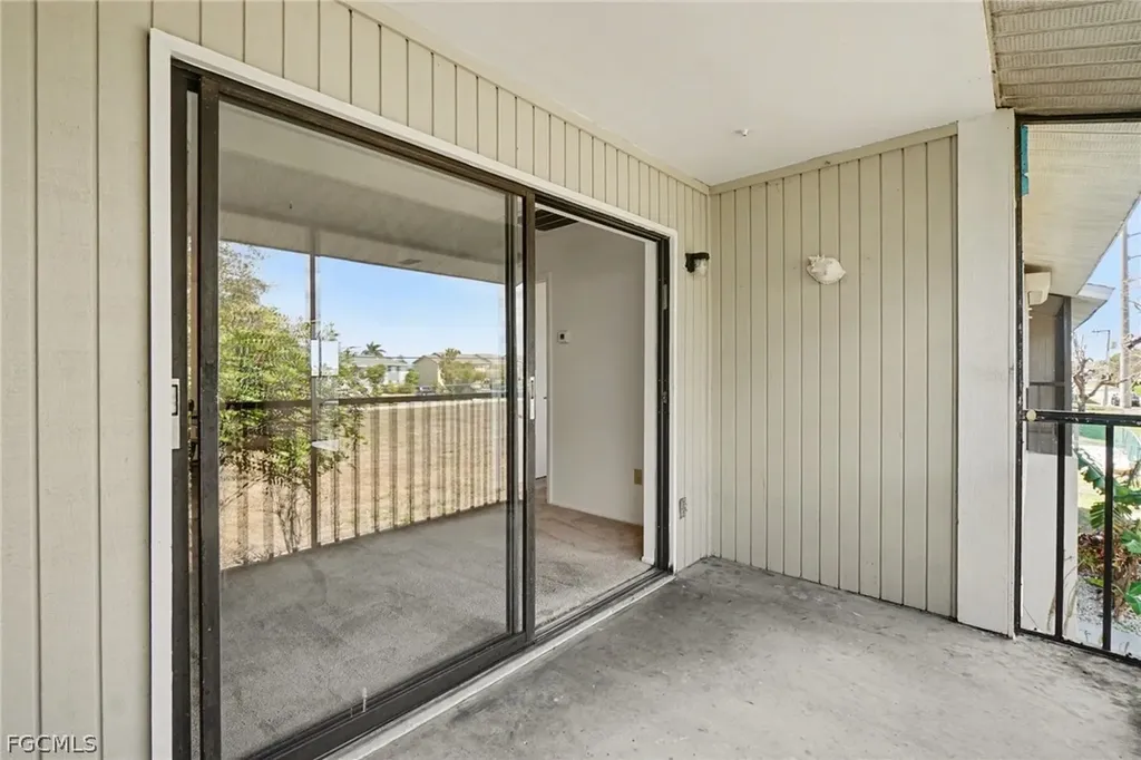 423 Cape Coral Parkway W Cape Coral FL 33914