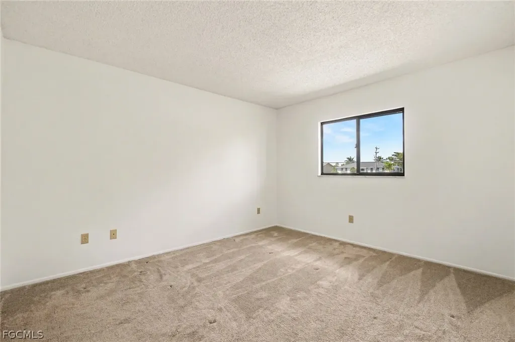 423 Cape Coral Parkway W Cape Coral FL 33914