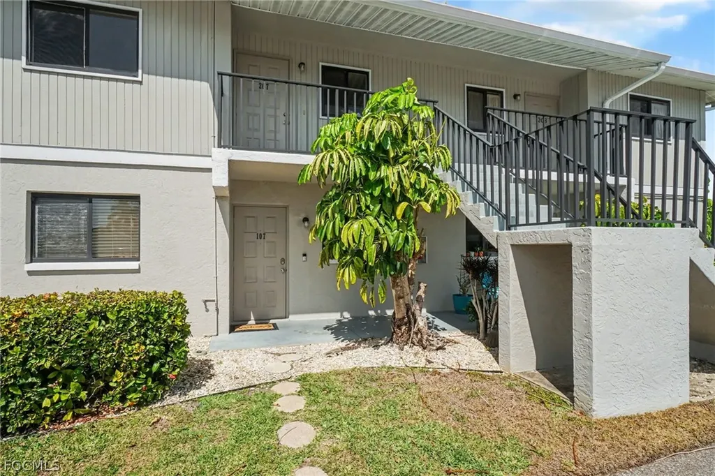 423 Cape Coral Parkway W Cape Coral FL 33914