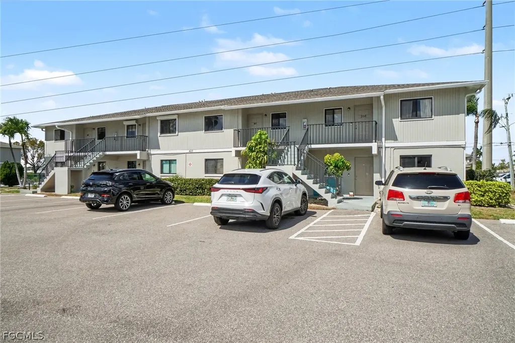 423 Cape Coral Parkway W Cape Coral FL 33914