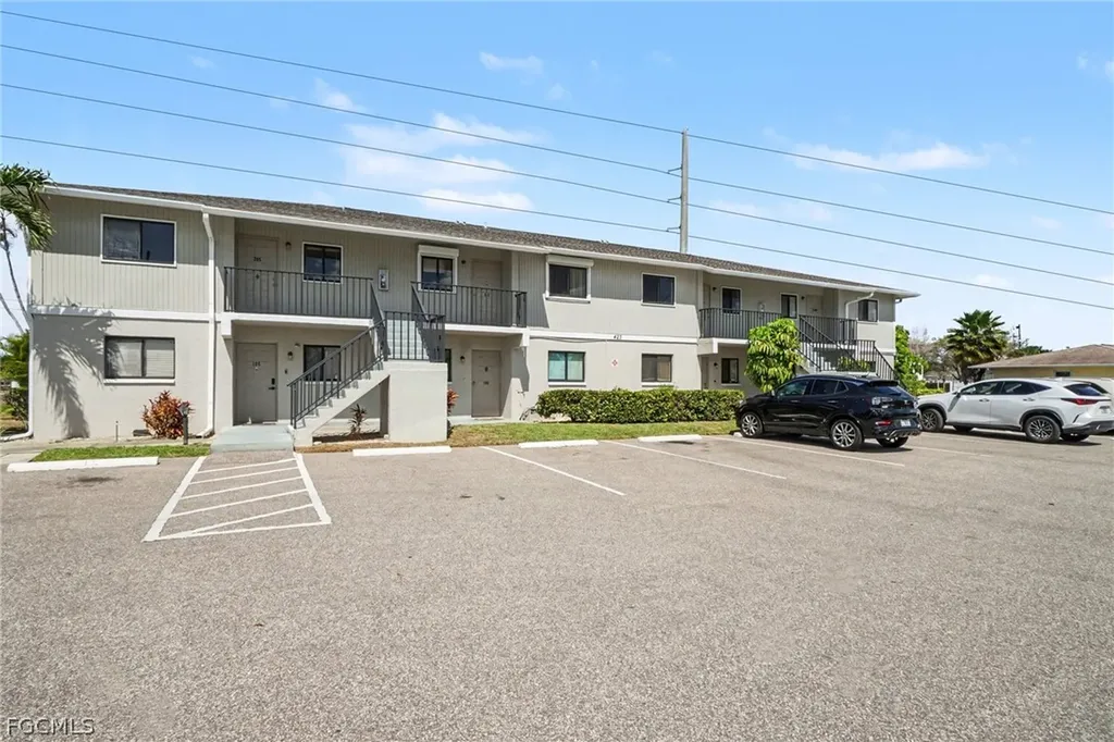 423 Cape Coral Parkway W Cape Coral FL 33914