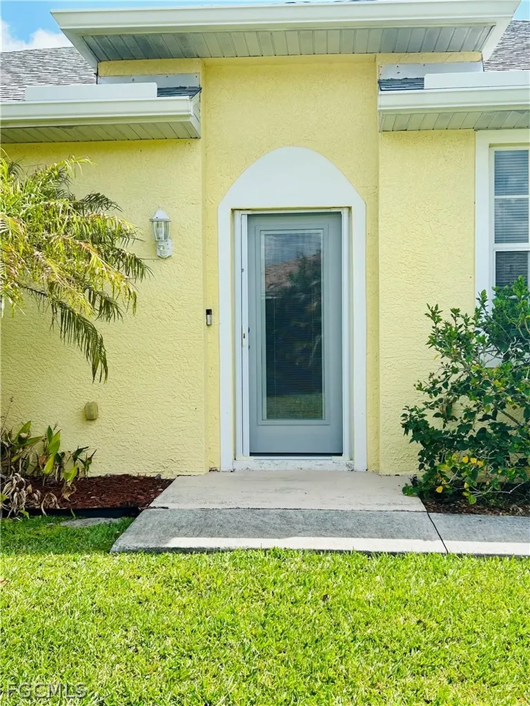 19933 Lake Vista Circle Lehigh Acres FL 33974