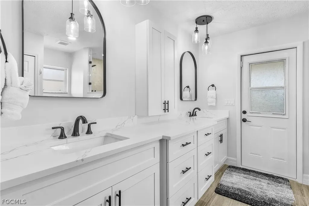 428 SW 37th Street Cape Coral FL 33914