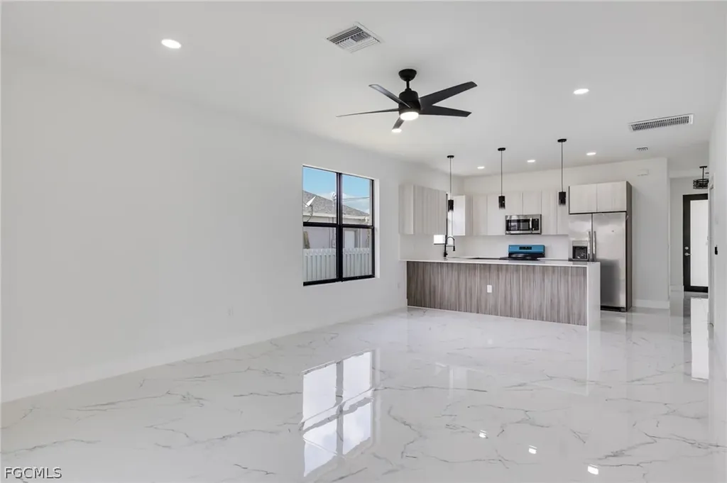 4117 12th Street SW Lehigh Acres FL 33976