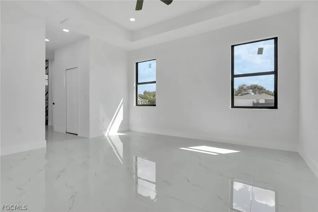 2800 NE 4th Place Cape Coral FL 33909