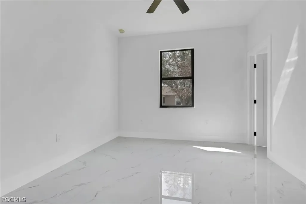 2800 NE 4th Place Cape Coral FL 33909