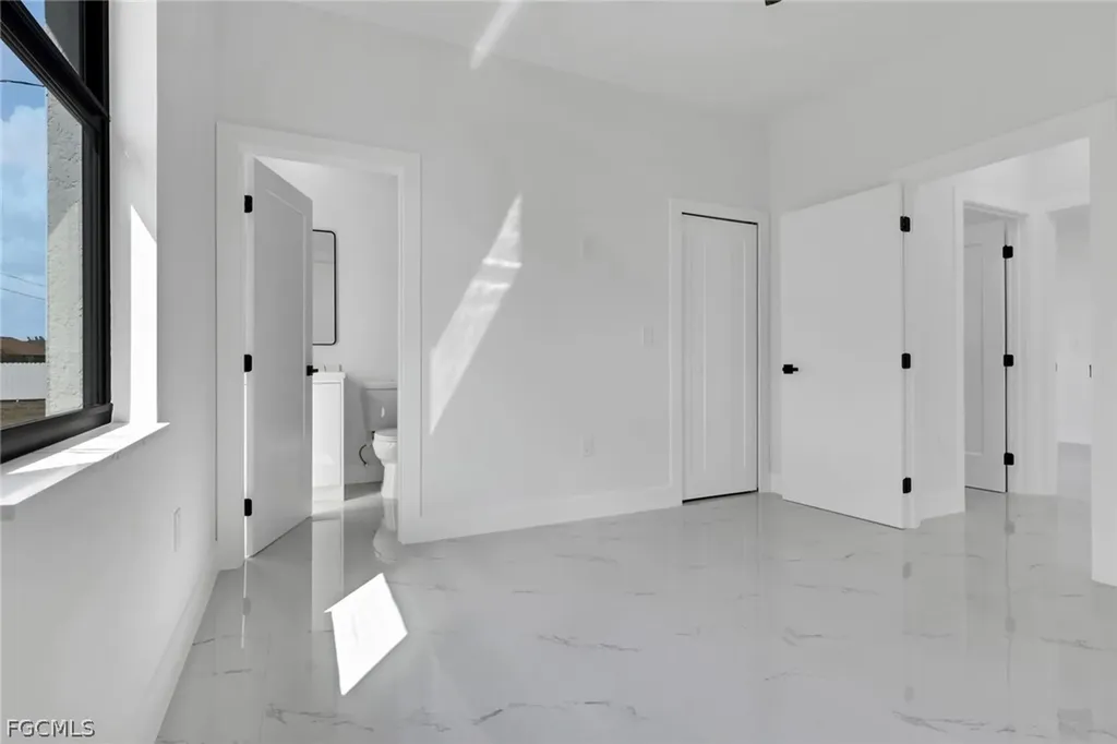 2800 NE 4th Place Cape Coral FL 33909