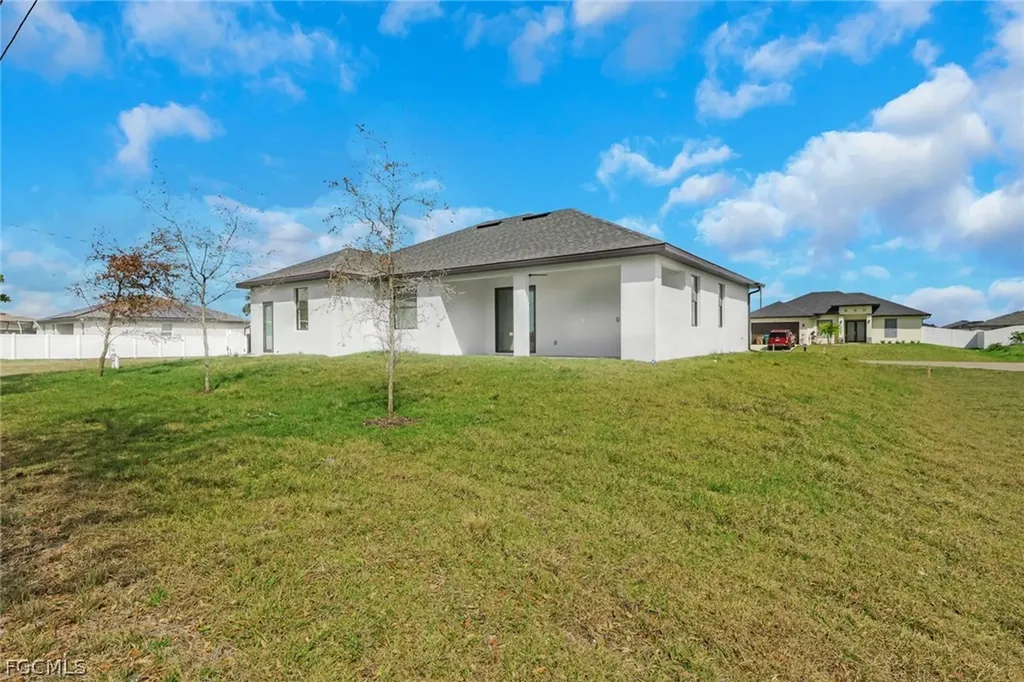 2800 NE 4th Place Cape Coral FL 33909