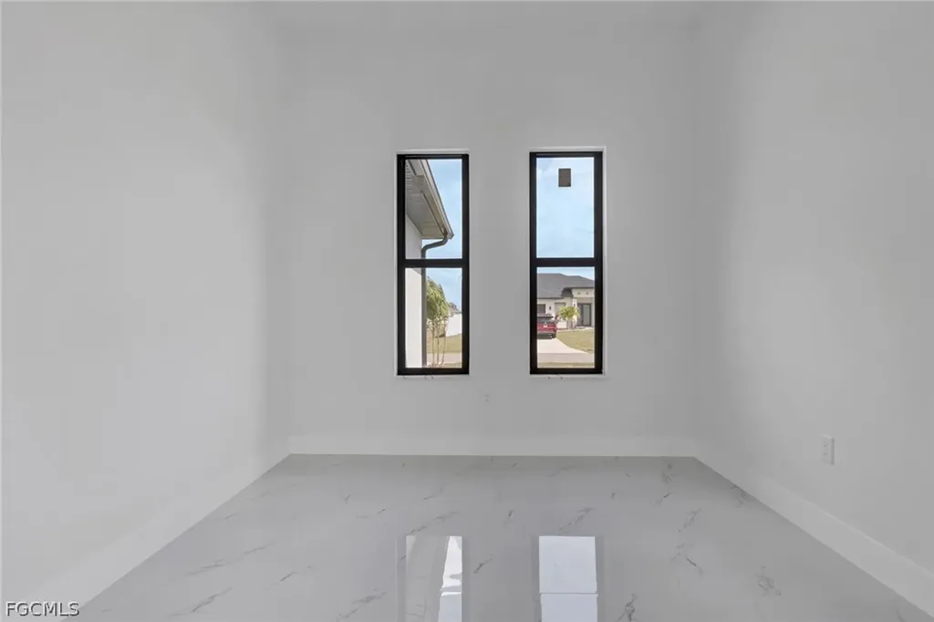2800 NE 4th Place Cape Coral FL 33909