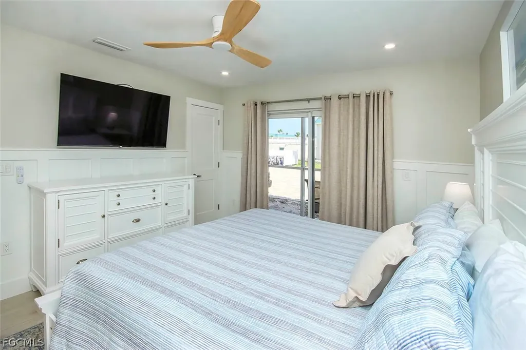 827 E Gulf Drive Sanibel FL 33957