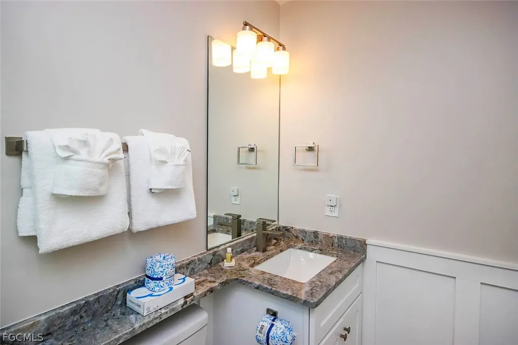 827 E Gulf Drive Sanibel FL 33957