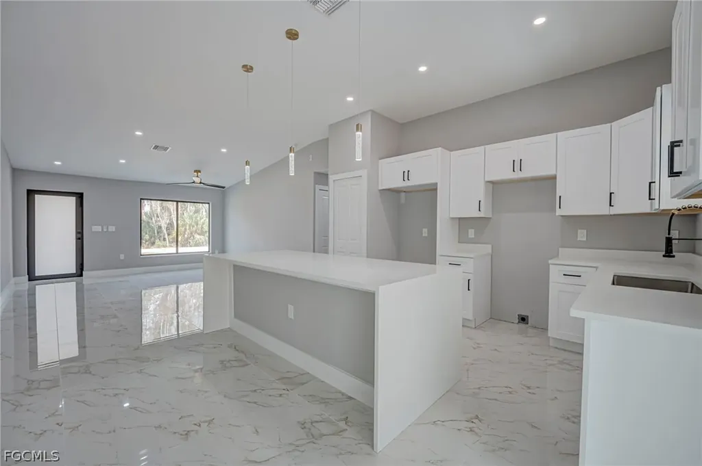 546/548 Nimitz Boulevard Lehigh Acres FL 33974