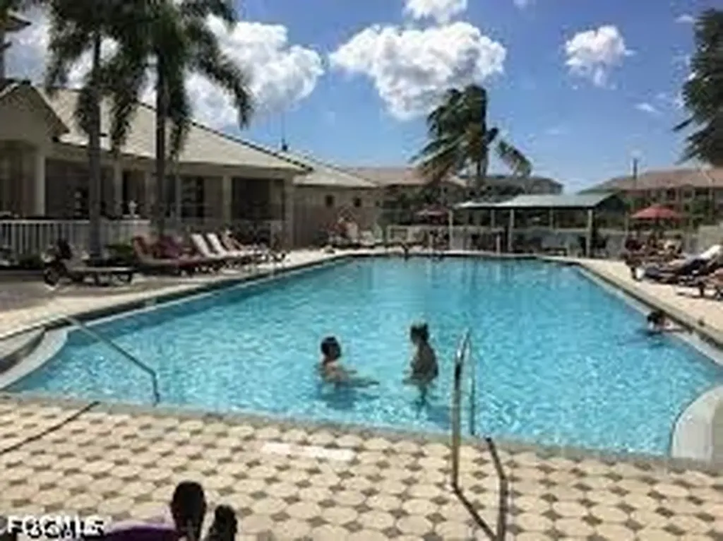 8840 Middlebrook Drive Fort Myers FL 33908