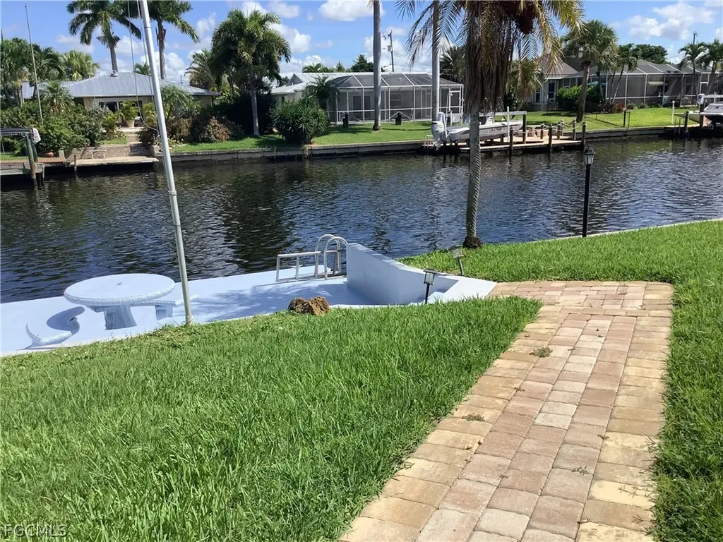 107 SE 39th Street Cape Coral FL 33904