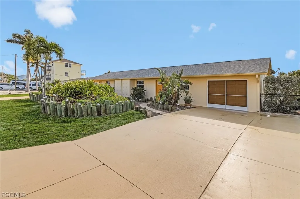 2859 Cheryl Street Matlacha FL 33993