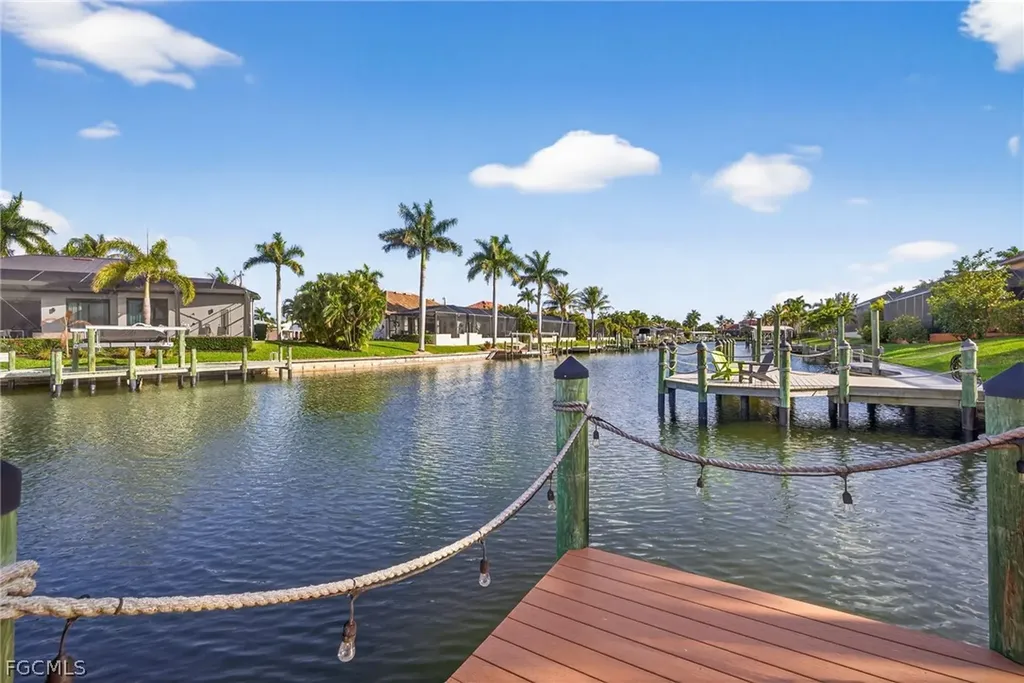 5305 SW 23rd Avenue Cape Coral FL 33914