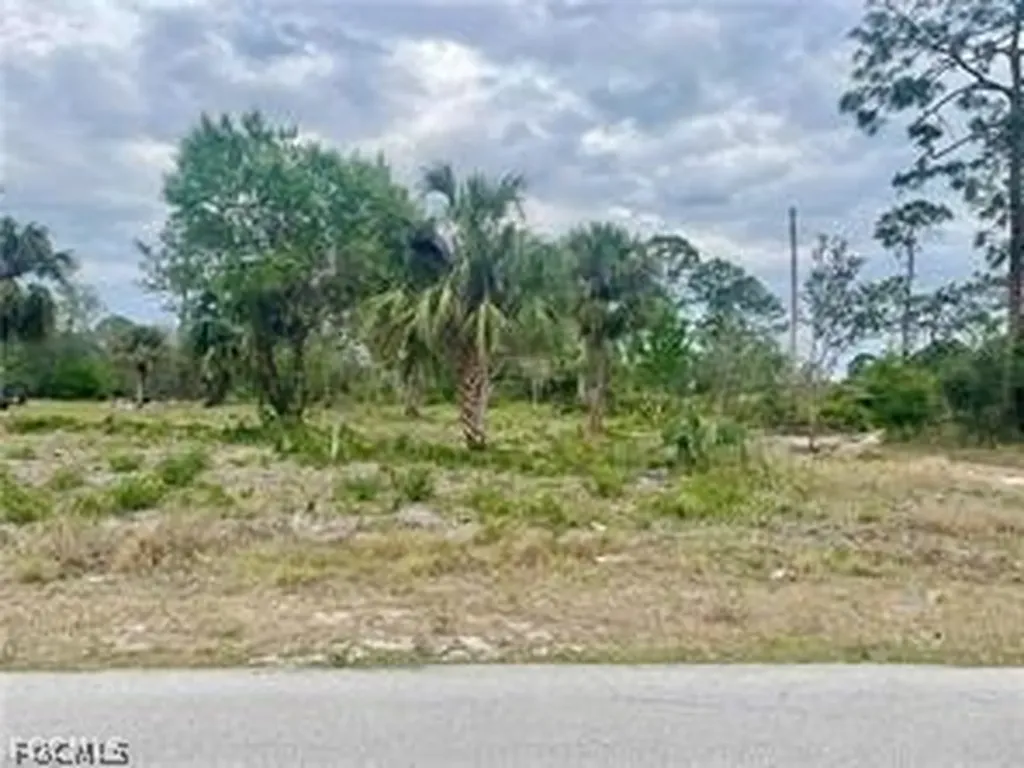 614 Grant Avenue Lee FL 33972