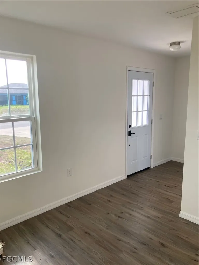 2922 NW 8th Place Cape Coral FL 33993