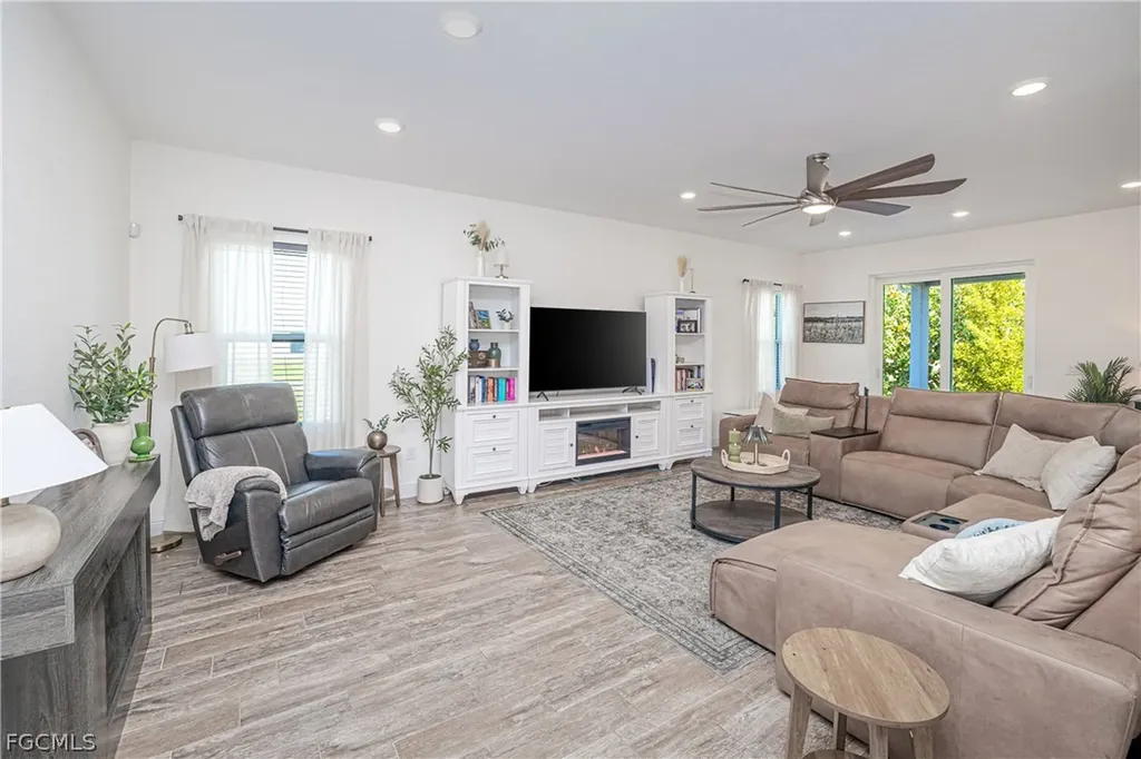 2507 NW 3rd Terrace Cape Coral FL 33993