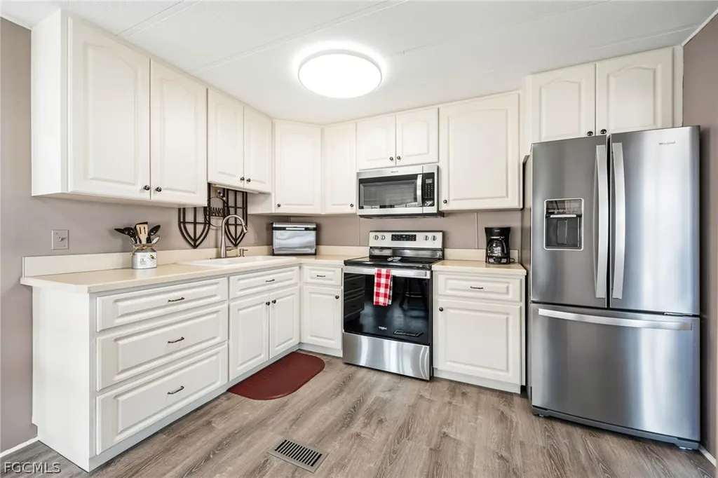 478 Nicklaus Boulevard North Fort Myers FL 33903