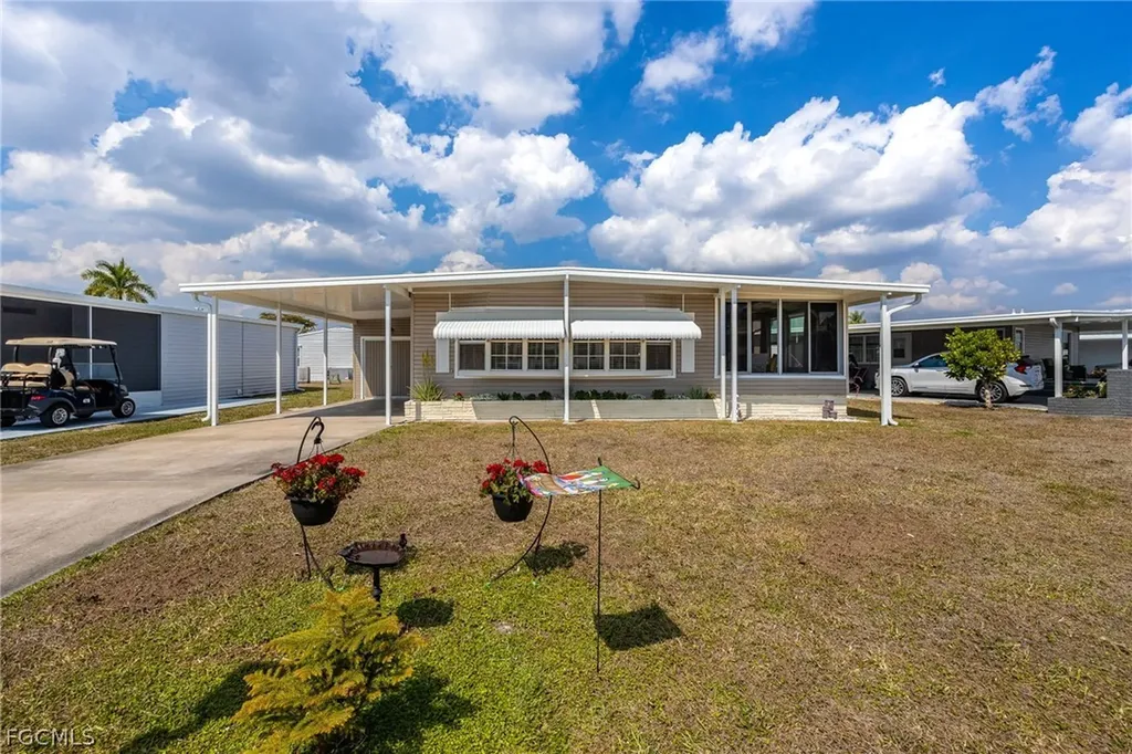 478 Nicklaus Boulevard North Fort Myers FL 33903
