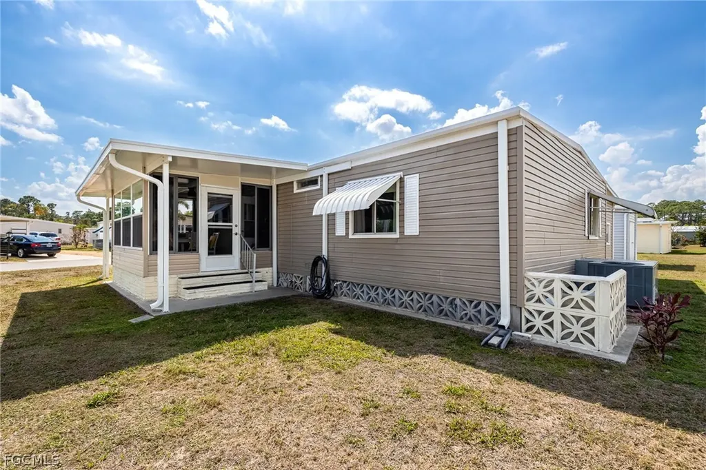 478 Nicklaus Boulevard North Fort Myers FL 33903