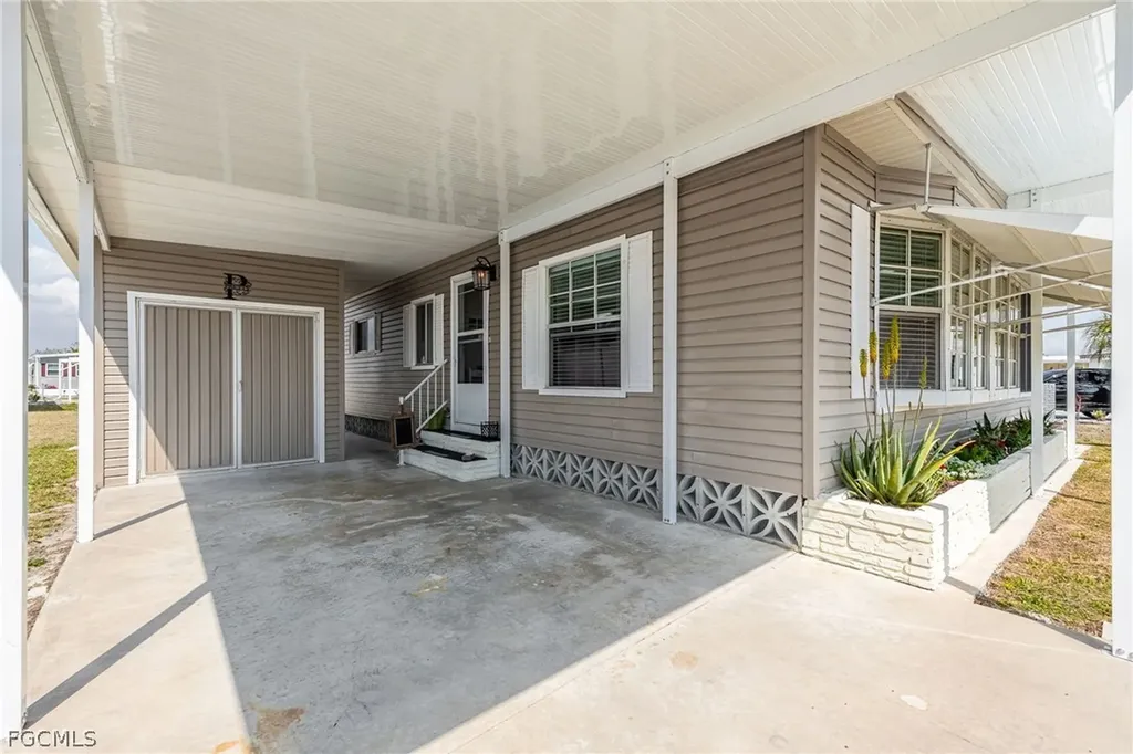 478 Nicklaus Boulevard North Fort Myers FL 33903