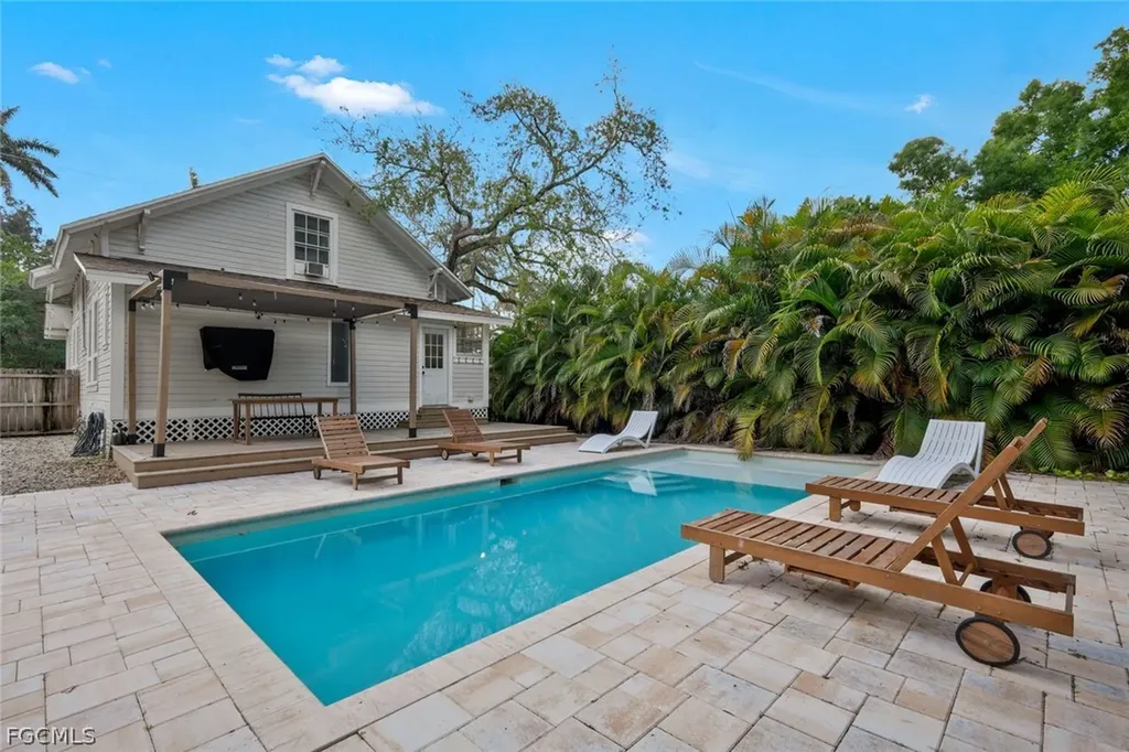 2723 Second Street Fort Myers FL 33916