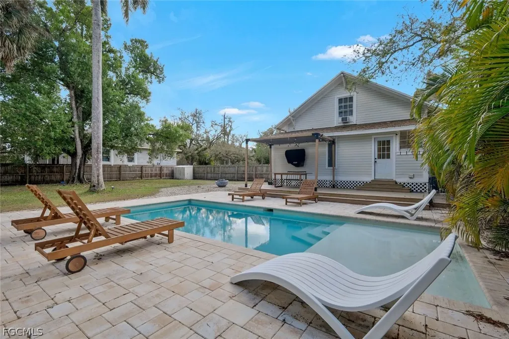 2723 Second Street Fort Myers FL 33916