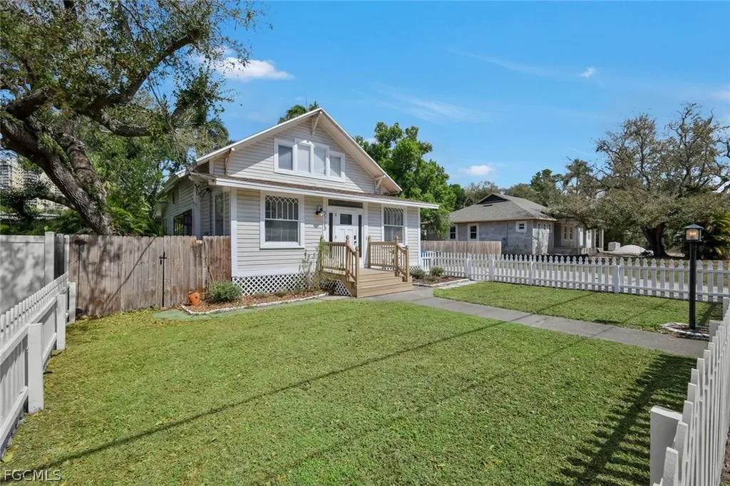 2723 Second Street Fort Myers FL 33916