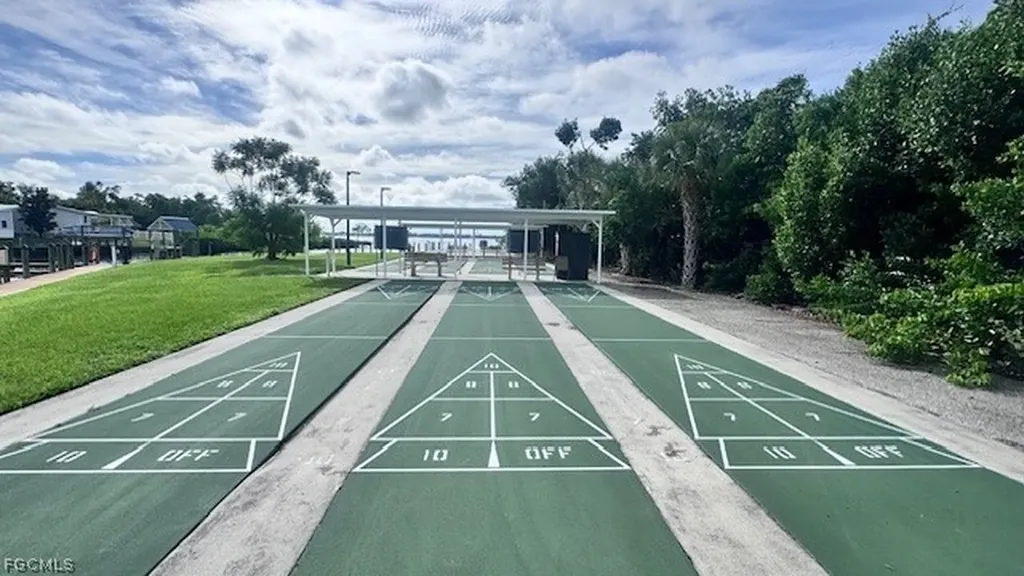 5529 Sir Walter Way North Fort Myers FL 33917