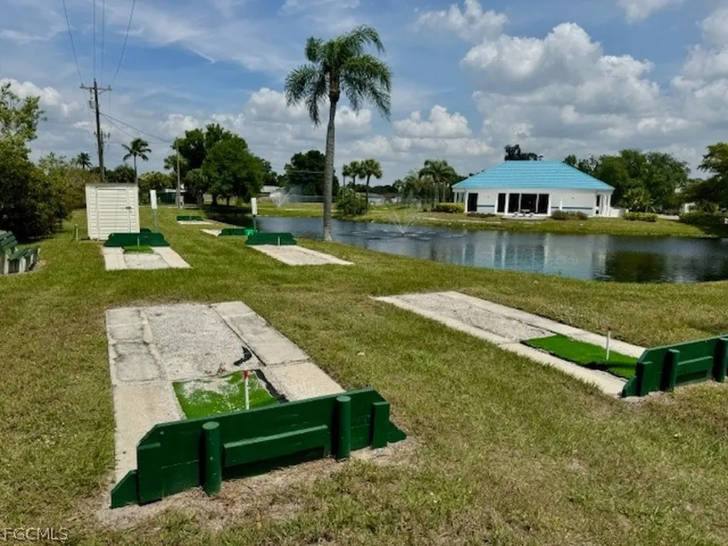 5529 Sir Walter Way North Fort Myers FL 33917