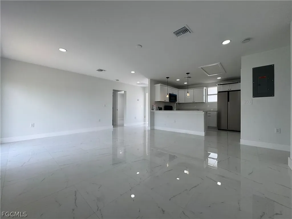 3015 4th Street SW Lehigh Acres FL 33976