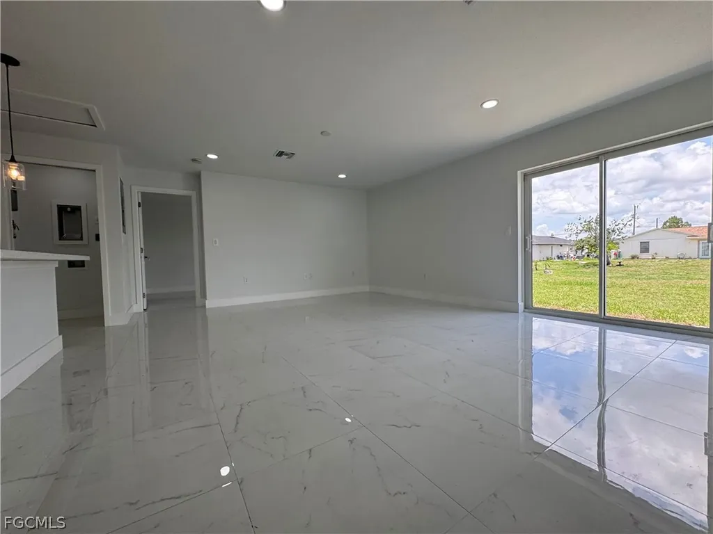 3015 4th Street SW Lehigh Acres FL 33976