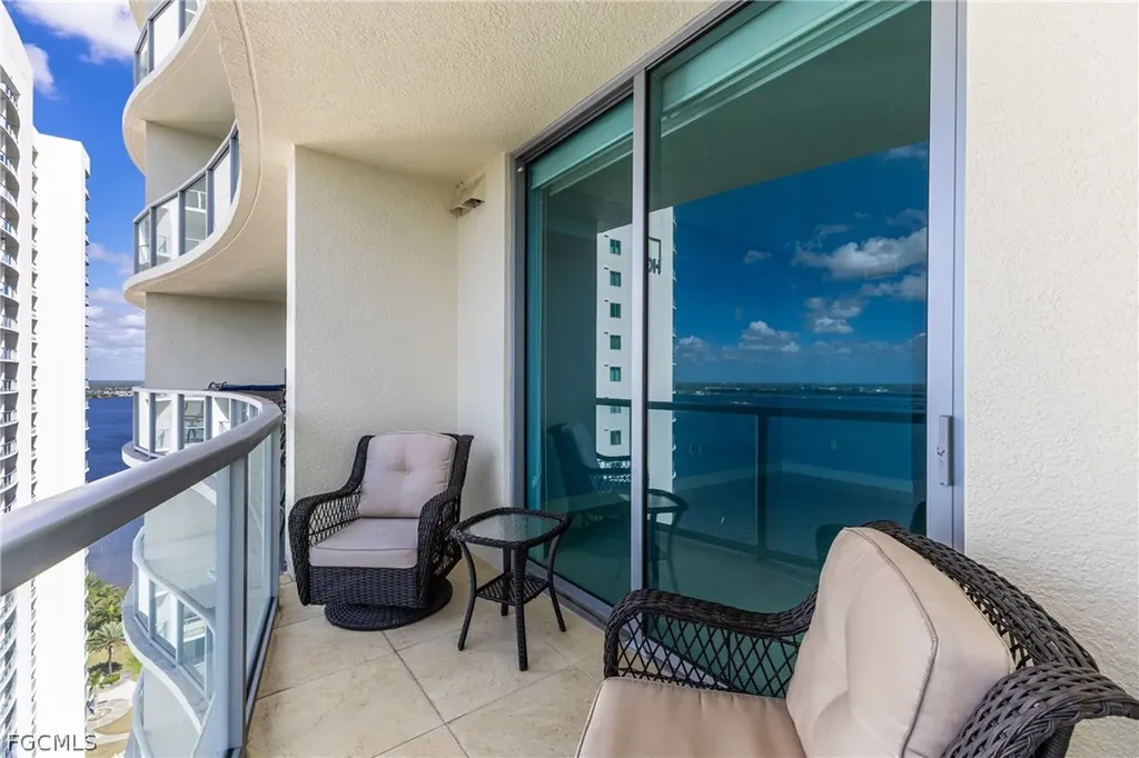 3000 Oasis Grand Boulevard Fort Myers FL 33916