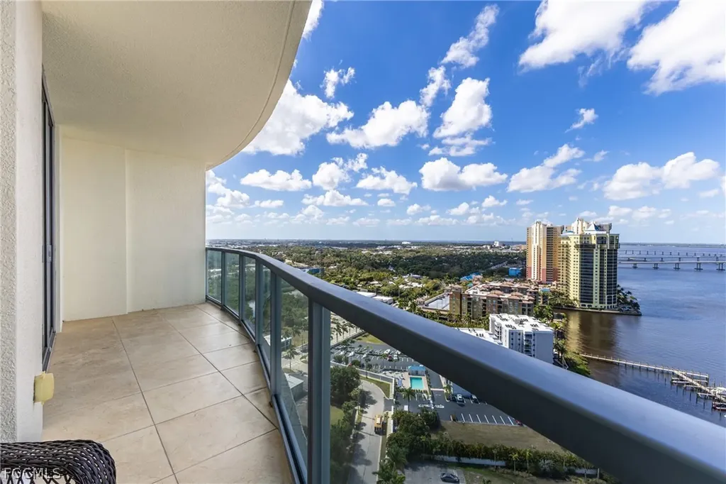 3000 Oasis Grand Boulevard Fort Myers FL 33916