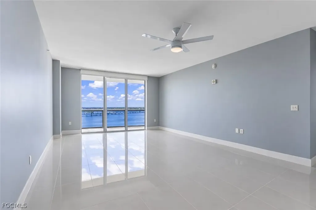 3000 Oasis Grand Boulevard Fort Myers FL 33916