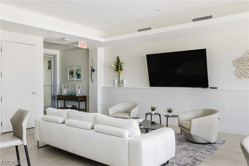 3000 Oasis Grand Boulevard Fort Myers FL 33916