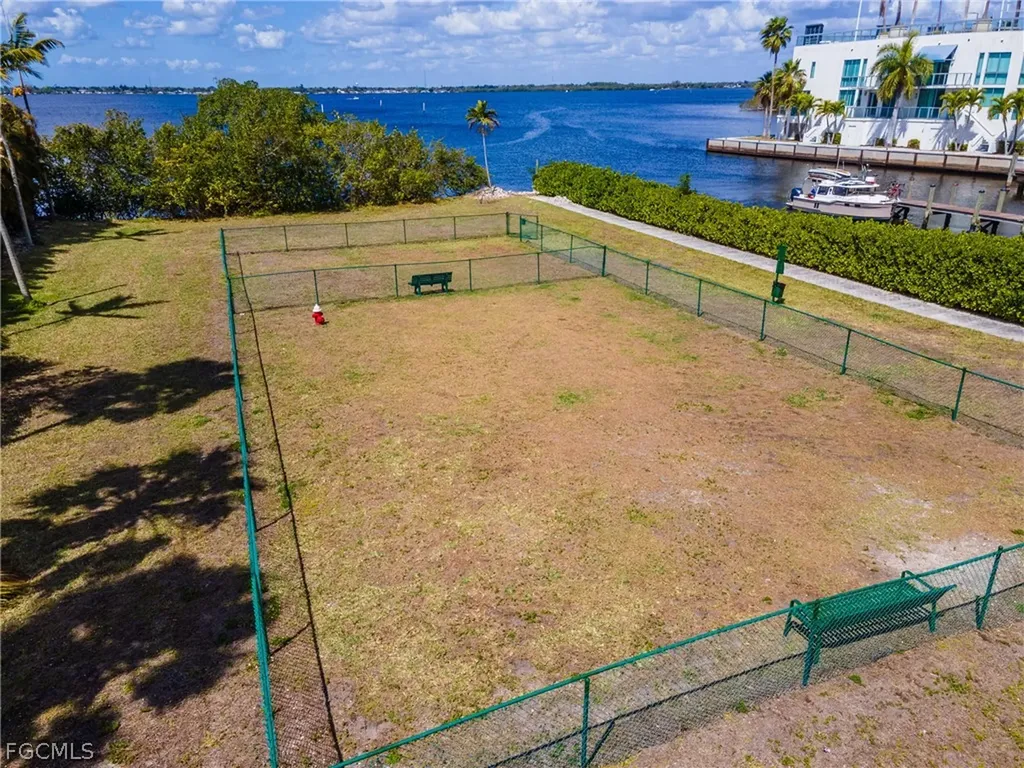 3000 Oasis Grand Boulevard Fort Myers FL 33916