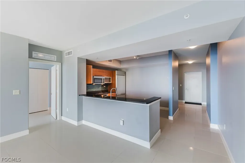 3000 Oasis Grand Boulevard Fort Myers FL 33916