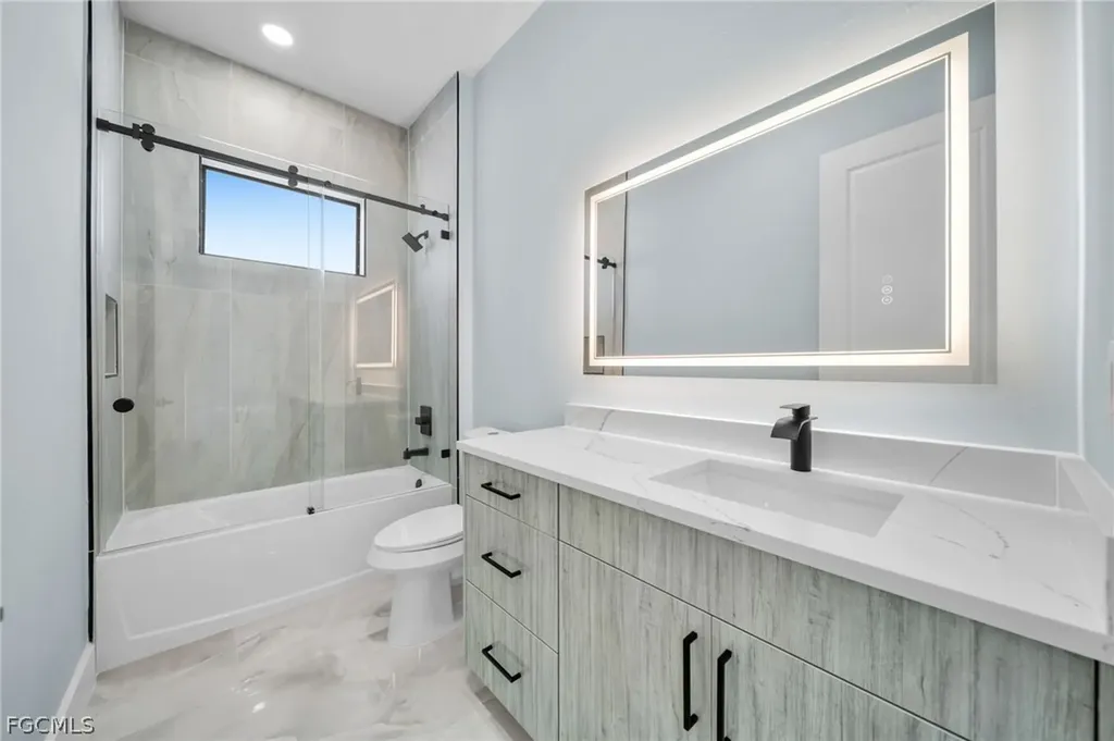 411 NE 25th Street Cape Coral FL 33909