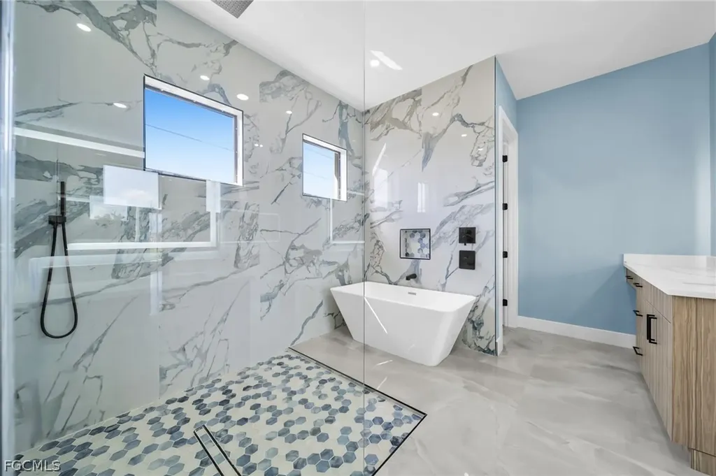 411 NE 25th Street Cape Coral FL 33909