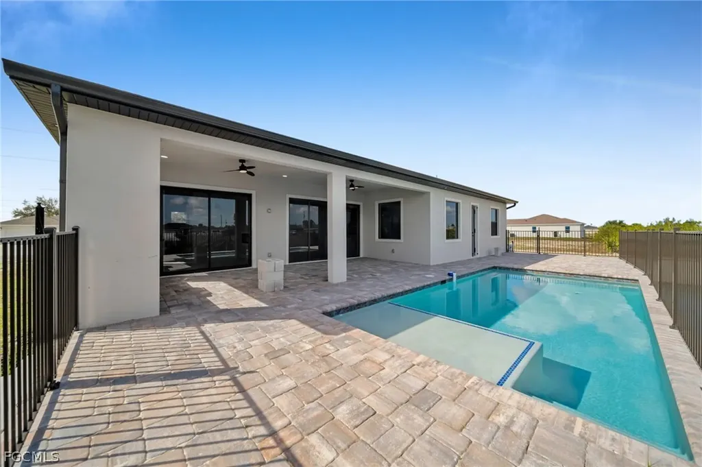 411 NE 25th Street Cape Coral FL 33909