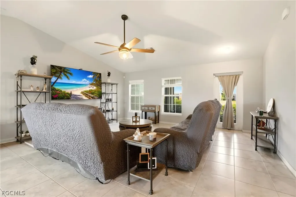 3516 SW 8th Place Cape Coral FL 33914